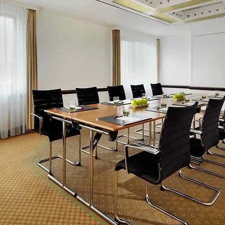 Stuttgart Marriott Отель Зиндельфинген