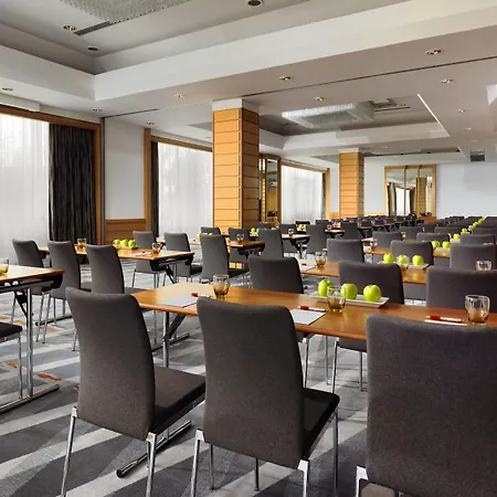 酒店 斯图加特辛德芬根万豪酒店 4*