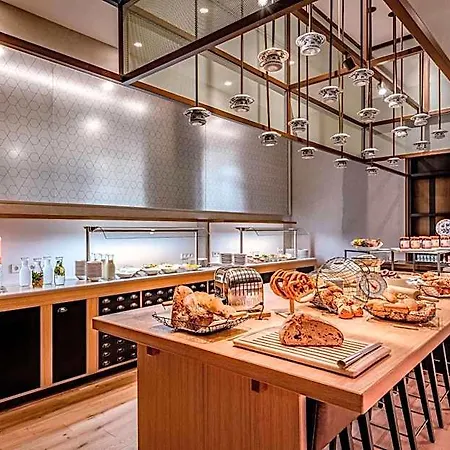 Отель Stuttgart Marriott 4*