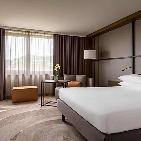 Stuttgart Marriott 4* Зиндельфинген