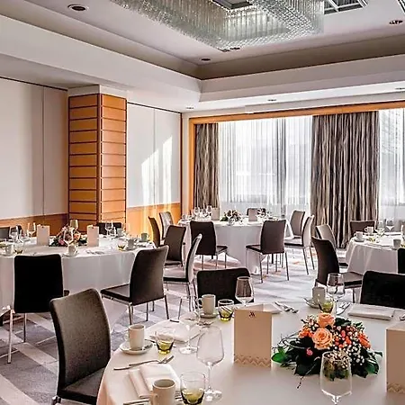 Отель Stuttgart Marriott