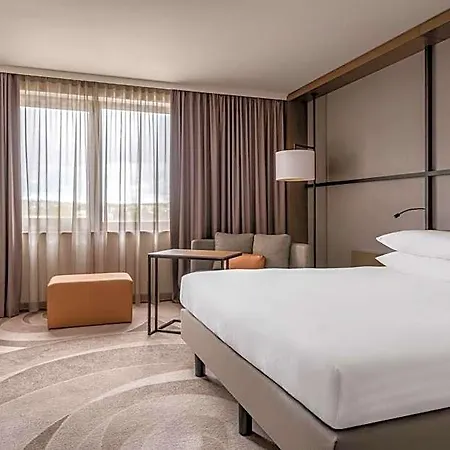 Отель Stuttgart Marriott