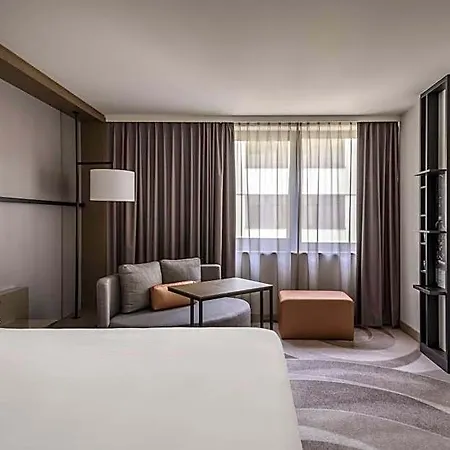 Отель Stuttgart Marriott 4*