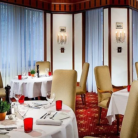מלון Stuttgart Marriott 4*
