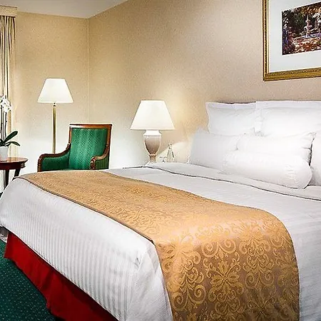 Stuttgart Marriott 4* סינדלפינגן