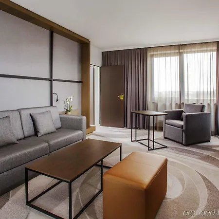 מלון Stuttgart Marriott 4*